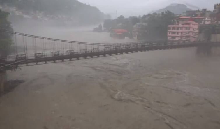 Himachal Rain : Torrential monsoon rains create havoc in Himachal Pradesh Himachal Rain : હિમાચલ પ્રદેશમાં વરસાદનો કહેર, Videoમાં જુઓ નદીઓનું  રૌદ્ર સ્વરૂપ