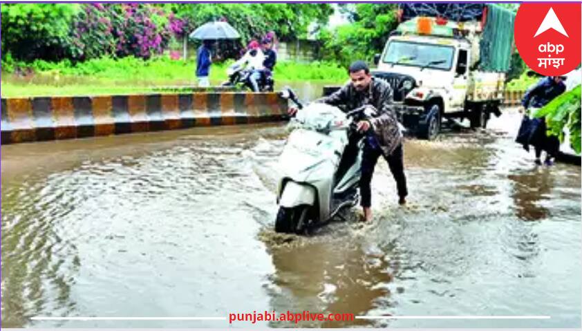 Conditions getting worse with rain action by dividing Chandigarh into 18 zones Chandigarh News: ਬਾਰਸ਼ ਨਾਲ ਵਿਗੜਦੇ ਜਾ ਰਹੇ ਹਾਲਾਤ, ਚੰਡੀਗੜ੍ਹ ਨੂੰ 18 ਜ਼ੋਨਾਂ 'ਚ ਵੰਡ ਕੇ ਐਕਸ਼ਨ