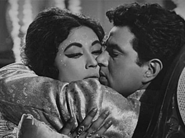 Dharmendra Life: हीमैन धर्मेंद्र औऱ हेमा मालिनी की लव स्टोरी के तो कई किस्से आपने  सुने होंगे. लेकिन आज हम आपको उस हसीना से रूबरू करवा रहे हैं. जिसपर धर्मेंद्र ‘ड्रीम गर्ल’ से पहले दिल हार बैठे थे.