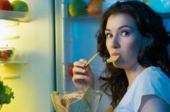 ਰਹਿਣ ਚਾਹੁੰਦੇ ਹੋ ਤੰਦਰੁਸਤ ਤਾਂ ਸ਼ਾਮ 6 ਵਜੇ ਤੋਂ ਬਾਅਦ ਭੁੱਲ ਕੇ ਵੀ ਨਾ ਖਾਓ ਇਹ ਚੀ਼ਜ਼ਾਂ