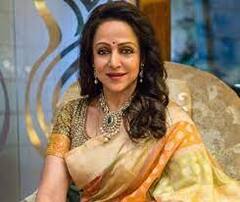 'ਉਸਨੇ ਕਿਹਾ ਸਾੜ੍ਹੀ 'ਚੋਂ ਪਿੰਨ ਕੱਢ ਦਿਓ...', ਸਾਲਾਂ ਬਾਅਦ 'ਡ੍ਰੀਮ ਗਰਲ' ਦਾ ਖੁਲਾਸਾ, ਕਾਲੇ ਰਾਜ਼ ਬਾਰੇ ਖੁੱਲ੍ਹ ਕੇ ਬੋਲੀ ਅਦਾਕਾਰਾ