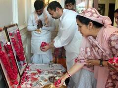 In Pics: मुलायम सिंह यादव की पत्नी की पहली पुण्यतिथि पर पहुंचे BJP के दिग्गज, परिवार के ये लोग नहीं आए नजर