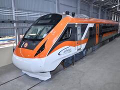 Vande Bharat Express:  वंदे भारत आता रंग बदलणार, रेल्वेमंत्र्यांनी शेअर केले नव्या रुपातील वंदे भारतचे फोटो