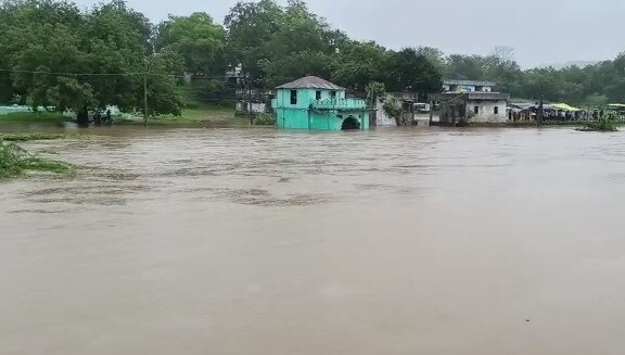 Mahisagar Rain: મહીસાગર જિલ્લામાં મેઘરાજા મહેરબાન, 5 ઈંચથી વધુ વરસાદ ખાબક્યો