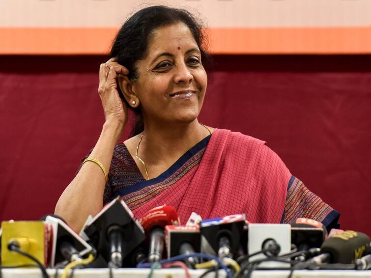 Nirmala Sitharaman on why her hindi is not good says Tamil Nadu had anti hindi movements Nirmala Sitharaman: தயங்கி தயங்கி இந்தி பேசுவது ஏன் என கேள்வி?  மத்திய நிதியமைச்சர் சொன்ன பதில் இதுதான்..