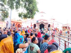 सावन की पहली सोमवारी आज, पटना के शिवालयों में उमड़ी भीड़, पंडित ने बताया क्यों करना चाहिए यह व्रत