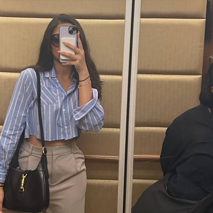 सई मांजरेकर तिचे वेगवेगळे फोटो आणि व्हिडीओ सोशल मीडियावर शेअर करते.