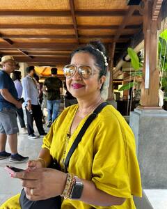 क्या आपको याद है फराह खान टेढ़ी चोटी वाली 'सौतन', 60 की उम्र में दिखती हैं बेहद स्टाइलिश