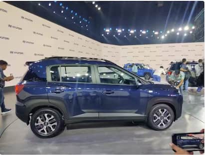 Hyundai ਨੇ ਮਾਈਕ੍ਰੋ SUV Exter ਨੂੰ ਲਾਂਚ ਕਰ ਦਿੱਤਾ ਹੈ। ਇਹ CNG ਦੇ ਨਾਲ ਵੀ ਉਪਲਬਧ ਹੈ। ਮੰਨਿਆ ਜਾ ਰਿਹਾ ਹੈ ਕਿ ਇਹ ਕਾਰ ਟਾਟਾ ਪੰਚ, ਨਿਸਾਨ ਮੈਗਨਾਈਟ ਅਤੇ ਰੇਨੋ ਕਾਇਗਰ ਨਾਲ ਮੁਕਾਬਲਾ ਕਰੇਗੀ।