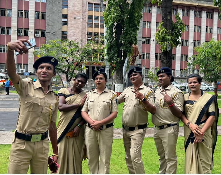 The security of Pune Municipal Corporation is now in the hands of transgender Pune News महापालिकेची सुरक्षा आता तृतीयपंथीयांच्या हाती; पुणे महापालिकेचा स्तुत्य उपक्रम