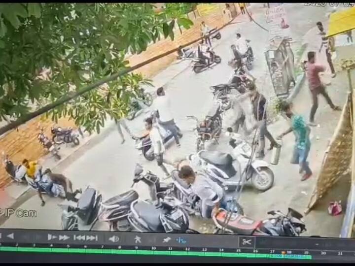 Jodhpur Miscreants Create Violence on Tea Shop Beat Shop Owner and Customers as well Video Goes Viral ANN Jodhpur: चाय की दुकान पर सिगरेट पीने को लेकर हुआ विवाद, बेखौफ बदमाशों ने जमकर मचाया आतंक