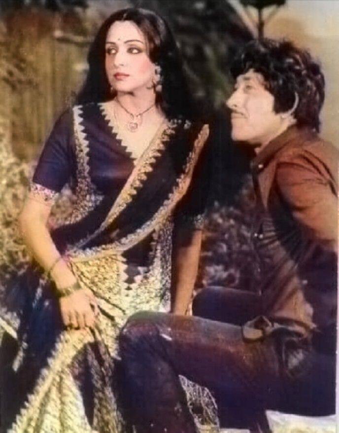 राजकुमार  - बॉलीवुड के सुपरस्टार राजकुमार का नाम भी इस लिस्ट में शामिल है. वो भी हेमा को देखते ही उनपर फिदा हो गए थे.