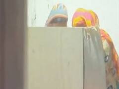 वोटर के साथ वोटिंग रूम में दिखी महिला, बंगाल में दोबारा हुए मतदान का वीडियो वायरल