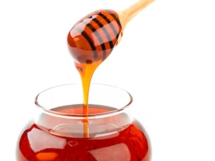 red honey is more intoxicating than alcohol a lot of demand in world it is available only  nepal शराब से भी ज्यादा नशा करता है ये लाल शहद, दुनियाभर में है काफी डिमांड, सिर्फ यहां मिलता है
