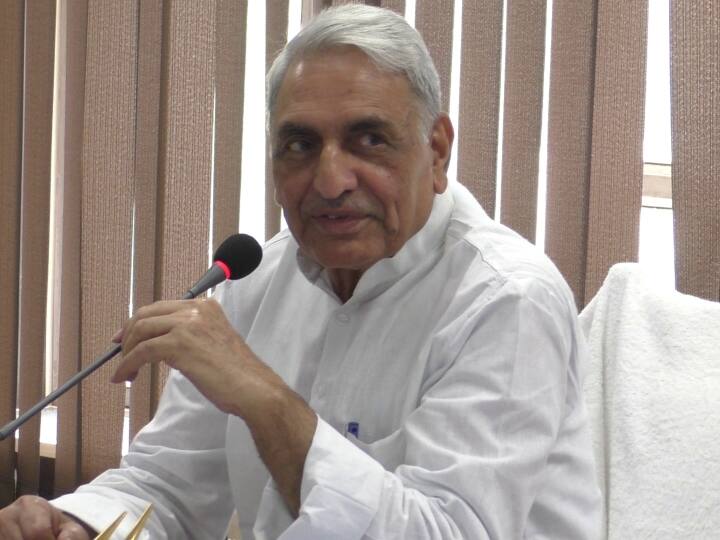 Rajasthan Politics: बीसूका उपाध्यक्ष का केंद्र पर बड़ा हमला, बोले- 20 सूत्री कार्यक्रम से 10 प्वाइंट हटा दिए, गरीबी कैसे होगी दूर? BJP central government removed 10 programs from 20 point program alleging chandra bhan singh Vice President ANN Rajasthan Politics: बीसूका उपाध्यक्ष का केंद्र पर बड़ा हमला, बोले- 20 सूत्री कार्यक्रम से 10 प्वाइंट हटा दिए, गरीबी कैसे होगी दूर?