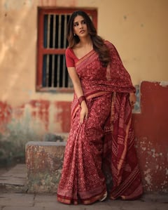 Nabha Natesh: చీరకట్టులో నభా నటేష్ అందాల విందు