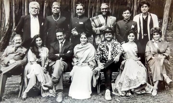 90 के दशक की ब्लॉकबस्टर हिट्स में शामिल ‘राम लखन’ से सिर्फ जैकी और अनिल को ही करियर स्थापित करने में मदद नहीं मिली थी बल्कि माधुरी दीक्षित के करियर का भी ये टर्निंग प्वाइंट रही थी. इस फिल्म से गुलशन ग्रोवर को भी ग्रे कैरेक्टर्स निभाने में दमदार पहचान हासिल हुई थी. इस फिल्म में गुलशन ग्रोवर का तकिया कलाम बैडमैन आज भी लोगों में खासा चर्चित है. इस फिल्म के गानों ने भी सुपरहिट्स के कई रिकॉर्ड्स तोड़े थे. ‘