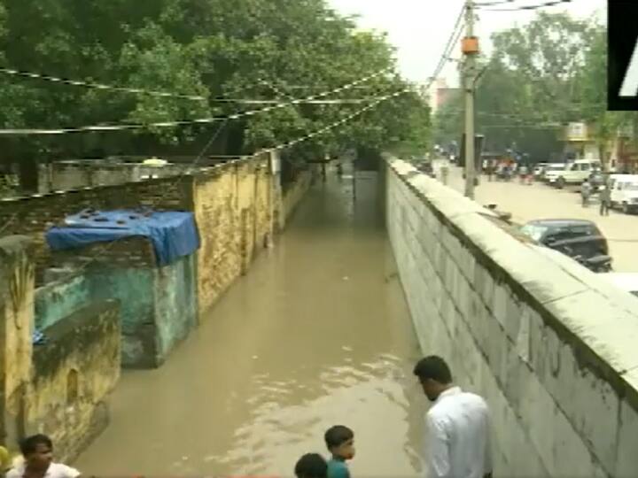 Delhi Yamuna water crossed 206.32 meters of danger mark flood risk increased in low lying areas Delhi Rain Update: यमुना का पानी 206.32 मीटर के पार, निचले इलाकों में बाढ़ खतरा, इन इलाकों से निकाले जा रहे हैं लोग 