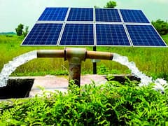 मोबाइल सोलर प्लांट से हो रही फसल की सिंचाई, किसान का जुगाड़ देख सब हैरान हो गए