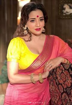 Monalisa: ਖੂਬਸੂਰਤ ਸਾੜੀ ਪਹਿਨ ਕੇ ਮੋਨਾਲੀਸਾ ਨੇ ਲਾਇਆ ਗਲੈਮਰ ਦਾ ਤੜਕਾ, ਕਾਤਲਾਨਾ ਅੰਦਾਜ਼ ਦੇਖ ਉੱਡੇ ਪ੍ਰਸ਼ੰਸਕਾਂ ਦੇ ਹੋਸ਼