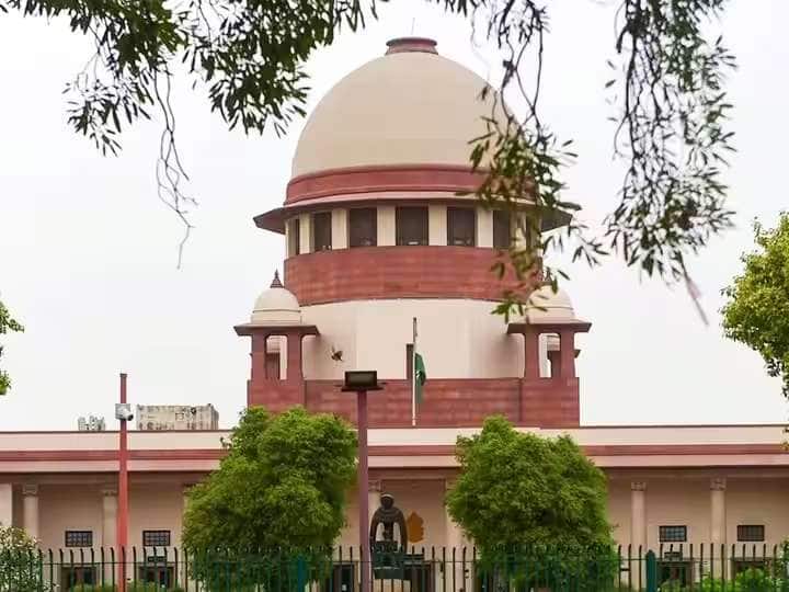 Supreme Court hearing on abrogation of Article 370 from Jammu Kashmir Article 370: 'क्या संसद राष्ट्रपति शासन के दौरान दो केंद्रशासित प्रदेशों में विभाजित करने के लिए कानून बना सकती है?', SC ने पूछा सवाल