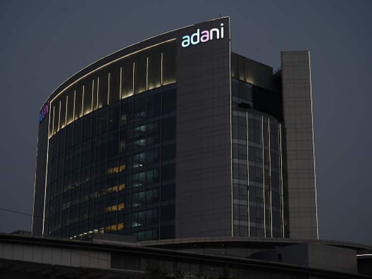 Adani Stocks Today are showing slow trade NDTV Top gainer and Adani Wilmar Top looser Adani Stocks Update: अडानी समूह के शेयरों में लाल निशान हावी, NDTV टॉप गेनर लेकिन ये शेयर बना टॉप लूजर
