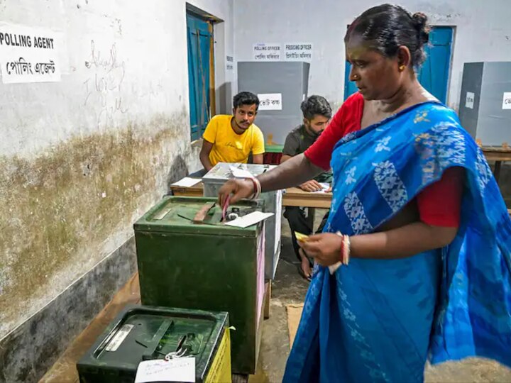 இரத்தமும் நெருப்பும் சூழ நடந்து முடிந்த வாக்குப்பதிவு… மேற்கு வங்க பஞ்சாயத்து தேர்தல் வாக்கு எண்ணிக்கை இன்று!