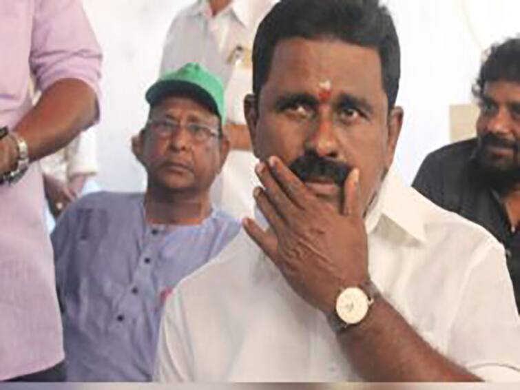 Charge sheet filed against former minister Kamaraj முன்னாள் அமைச்சர் காமராஜ் ரூ.127 .49 கோடி சொத்து குவிப்பு: பெட்டி பெட்டியாக தாக்கல் செய்யப்பட்ட 18 ஆயிரம் ஆவணங்கள்