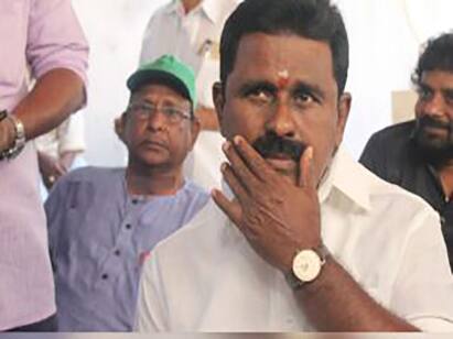 Charge sheet filed against former minister Kamaraj முன்னாள் அமைச்சர் காமராஜ் ரூ.127 .49 கோடி சொத்து குவிப்பு: பெட்டி பெட்டியாக தாக்கல் செய்யப்பட்ட 18 ஆயிரம் ஆவணங்கள்