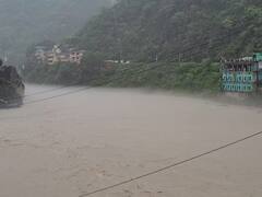 उत्तराखंड में लगातार बारिश से अलकनंदा नदी उफान पर, खतरे के निशान के करीब वाटर लेवल