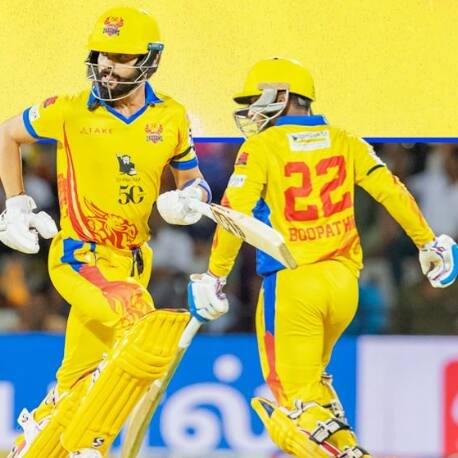 7 வது சீசன் டி.என்.பி.எல் போட்டியில் தற்போது இறுதி கட்டத்தை எட்டியுள்ளது. நேற்று இறுதி சுற்றுக்கான தகுதி போட்டியில் திண்டுக்கல் அணி நெல்லை அணியை எதிர்கொண்டது. டாஸ் வென்ற நெல்லை அணி முதலில் திண்டுக்கல் அணியை பேட்டிங் செய்ய அழைத்தது.