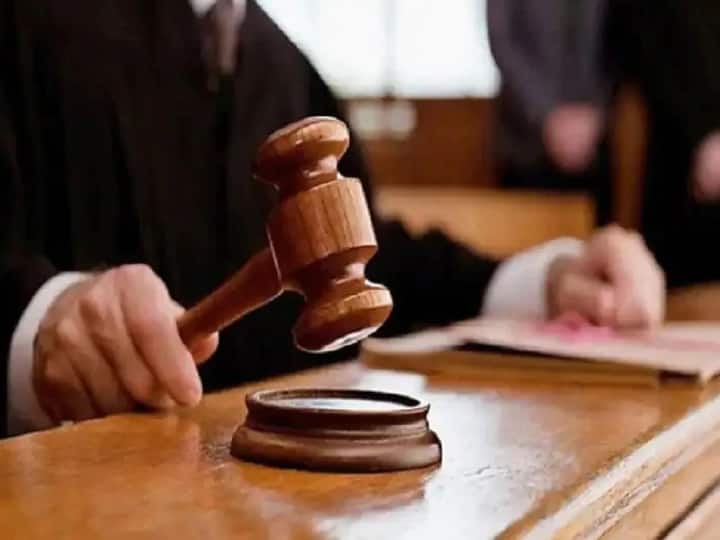 High Court reprimanded Chief Secretary Sudhir Garg in the court of contempt case UP News: हाईकोर्ट ने लगाई मुख्य सचिव सुधीर गर्ग को कड़ी फटकार, आदेश अनुपालन के लिए दिया 1 हफ्ते का समय