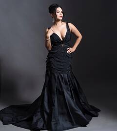 Sunny Leone: బ్లాక్ డ్రెస్ మెస్మరైజ్ చేస్తున్న సన్నీ లియోన్