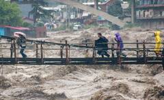 Himachal Pradesh: ৪৮ ঘণ্টায় ৩০ জনের প্রাণহানি, প্রায় ৪০০০ কোটির ক্ষয়ক্ষতি, ভারী বর্ষণে জলমগ্ন গোটা হিমাচল