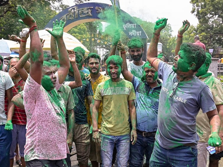 TMC Workers Celebrate As Party Gets Massive Lead In Bengal Panchayat Elections Results: Watch