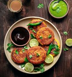 Poha Tikki Recipe : पावसाळ्यात घ्या गरमा गरम पोहा टिक्कीचा आनंद, जाणून घ्या रेसिपी