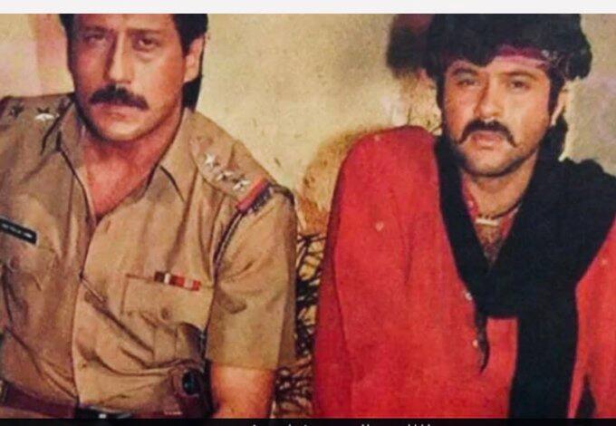 इस फिल्म ने ना सिर्फ बॉक्स ऑफिस पर अपना कब्जा कर लिया था बल्कि जैकी दादा और अनिल कपूर के करियर को जबरदस्त बूस्ट भी दिया था. आज इस फिल्म से जुड़ा एक दिलचस्प किस्सा बताते हैं. आपको जानकर हैरानी होगी कि इस फिल्म के लिए जैकी मेकर्स की पहली पसंद नहीं थे.