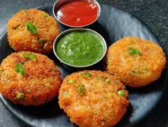 Poha Tikki Recipe : पावसाळ्यात घ्या गरमा गरम पोहा टिक्कीचा आनंद, जाणून घ्या रेसिपी