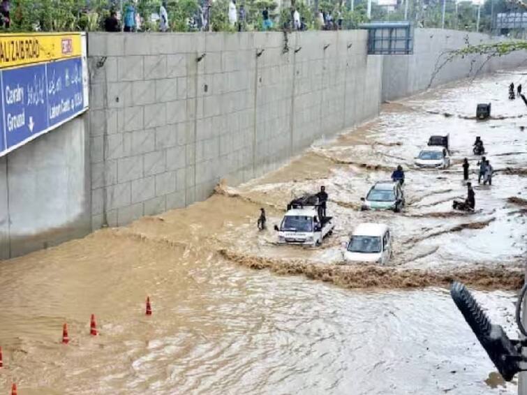 It has been reported that 86 people have died in the floods in Pakistan so far Pakistan Flood: பாகிஸ்தானில் வெள்ளப்பெருக்கு.. 16 பெண்கள், 37 குழந்தைகள்... இதுவரை 82 பேர் உயிரிழந்த சோகம்..