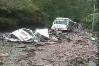 Uttarakhand Road Accident: ગંગોત્રી હાઈવે પર ભૂસ્ખલન, કાટમાળમાં ત્રણ વાહનો દટાયા, ચારના મોત