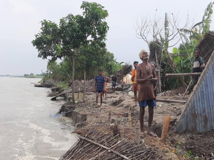 Bihar Supaul Kosi River Water Level Erosion Started Family of More than 100 houses Were Affected ann Supaul News: सुपौल में कोसी का दिखने लगा कहर, तेज धार से कटाव शुरू, इन इलाकों के 100 से अधिक घर चपेट में आए