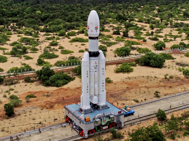 chandrayaan 3 launch mission readiness review completed countdown begins Chandrayaan3 launch date lvm3 m4 moon mission Chandrayaan 3 : इस्रो तिसऱ्या चंद्र मोहिमेसाठी सज्ज! शास्त्रज्ञांची टीम तिरुपतीच्या दर्शनाला, चांद्रयान-3 प्रक्षेपणाची तालीम पूर्ण