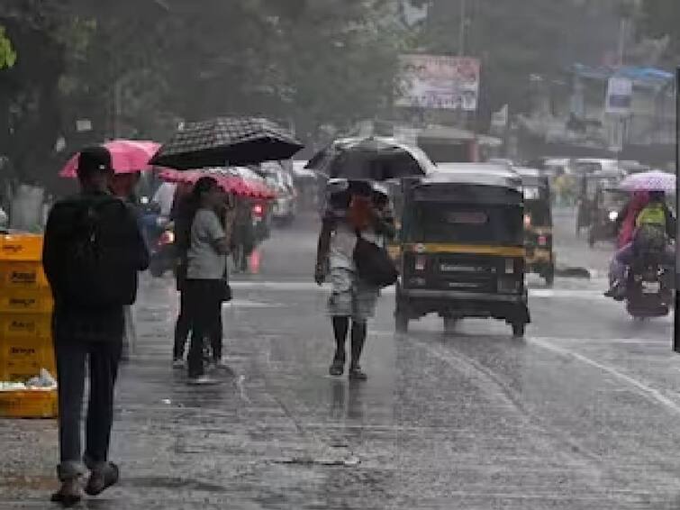 Heavy rain is likely in 10 districts of Tamil Nadu today, according to the Meteorological Department. TN Rain Alert: இன்று 10 மாவட்டங்களில் கனமழைக்கு வாய்ப்பு.. அடுத்த 4 நாட்களுக்கு மீனவர்கள் கடலுக்கு செல்ல வேண்டாம்.. இன்றைய வானிலை நிலவரம்..