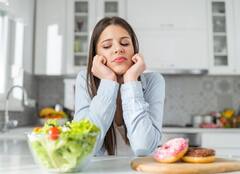 Health Tips: डायबिटीज असूनही गोड खावसं वाटतंय? तर 'हे' 6 पदार्थ ठरतील योग्य