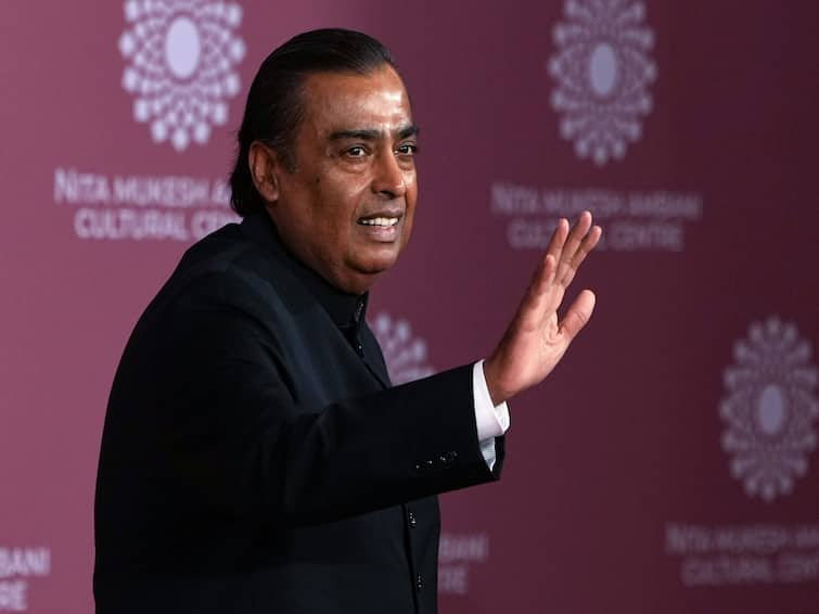 Mukesh Ambani Death Threat via Email demanded 400 crores Rupees Mumbai Police marathi news एक, दोन नाही, तर तब्बल 5 ईमेल; मुकेश अंबानींना येणाऱ्या धमकीच्या ईमेलचं सत्र सुरूच, पोलिसांच्या हाती अद्याप काहीच नाही