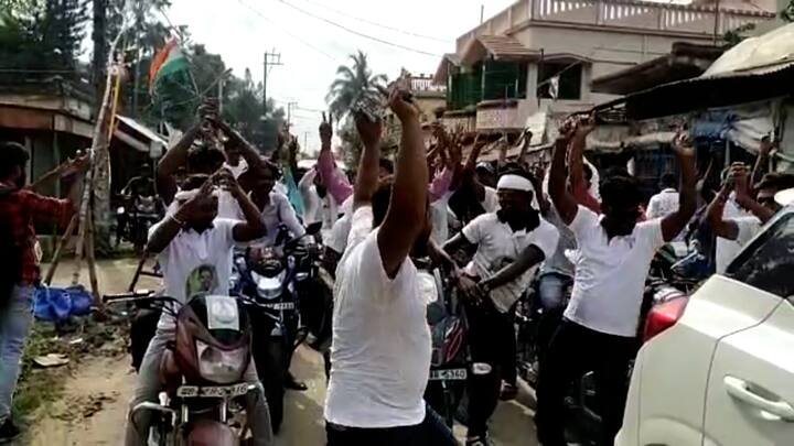 জয়ের প্রাথমিক ট্রেন্ড সামনে আসতেই অনুব্রতগড়ে শুরু হয়েছে সেলিব্রেশন।
