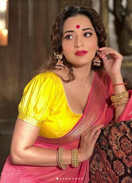 ਹਾਲ ਹੀ ਵਿੱਚ ਅਭਿਨੇਤਰੀ ਦਾ ਰਵਾਇਤੀ ਲੁੱਕ ਇੰਟਰਨੈੱਟ 'ਤੇ ਤਬਾਹੀ ਮਚਾ ਰਿਹਾ ਹੈ। ਇਨ੍ਹਾਂ ਤਸਵੀਰਾਂ 'ਚ ਉਸ ਦਾ ਕਿਲਰ ਅੰਦਾਜ਼ ਲੋਕਾਂ ਨੂੰ ਦੀਵਾਨਾ ਬਣਾ ਰਿਹਾ ਹੈ। ਦੇਖੋ ਅਦਾਕਾਰਾ ਦੀਆਂ ਖੂਬਸੂਰਤ ਤਸਵੀਰਾਂ...