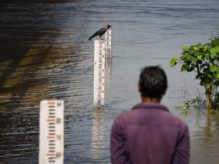 Yamuna River Level Breaches 45-Year Record In Delhi, Section 144 Imposed In Flood-Prone Areas ప్రమాదకర స్థాయిలో ప్రవహిస్తున్న యమునా నది, 45 ఏళ్ల రికార్డుని చెరిపేసిన వరదలు