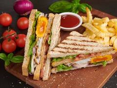 Aloo Masala Sandwich Recipe: इस सुहावने मौसम में शाम की चाय के साथ मिल जाए आलू सैंडविच, फिर क्या कहने...