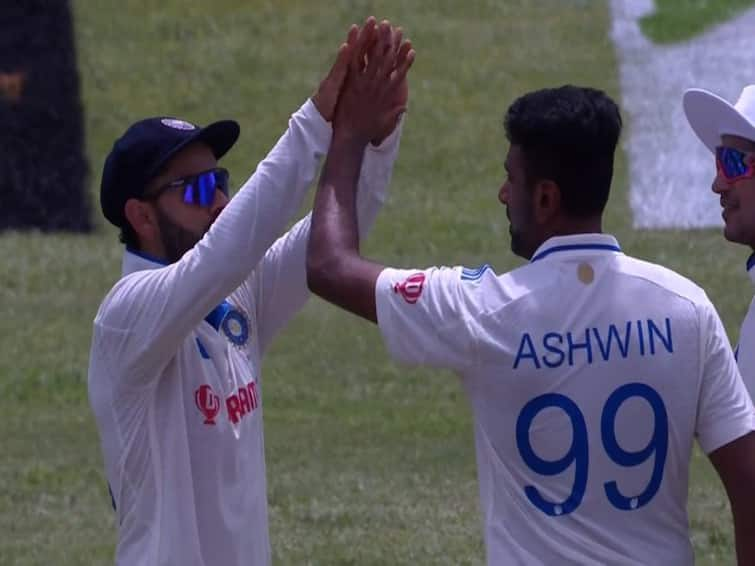 Ravichandran Ashwin becomes the first Indian bowler to take the wicket of Father & Son in Tests Ravichandran Ashwin: தந்தை, மகனை வீழ்த்திய முதல் இந்திய பந்துவீச்சாளர்.. மாபெரும் சாதனையை படைத்த அஸ்வின்..!